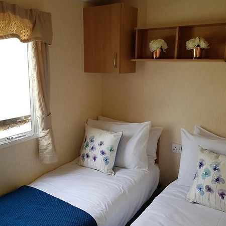 Pitch & Canvas - Self Catering At Broad Oak Farm Hotel Tattenhall Ngoại thất bức ảnh