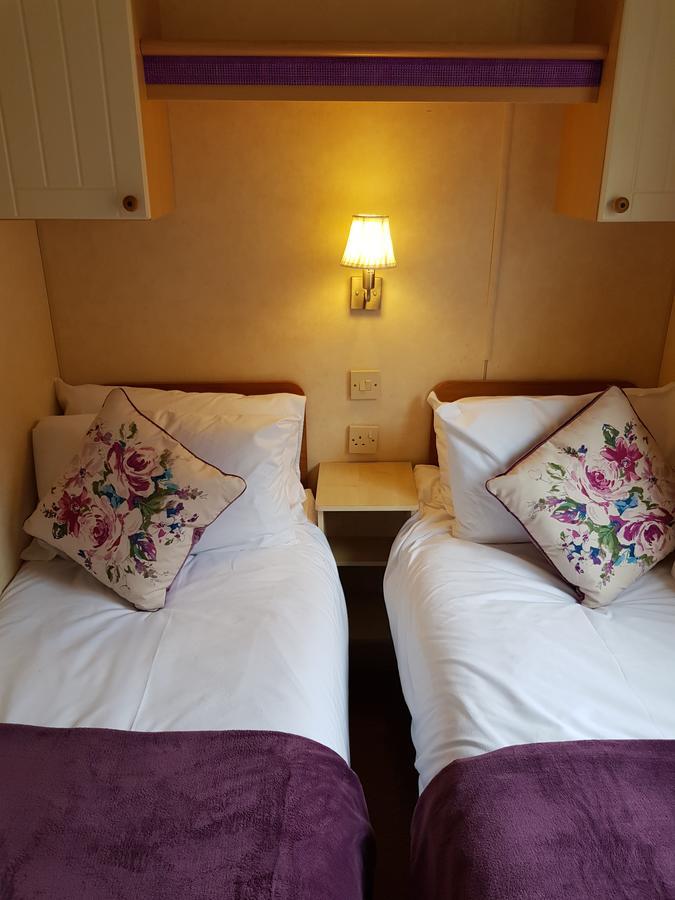 Pitch & Canvas - Self Catering At Broad Oak Farm Hotel Tattenhall Ngoại thất bức ảnh