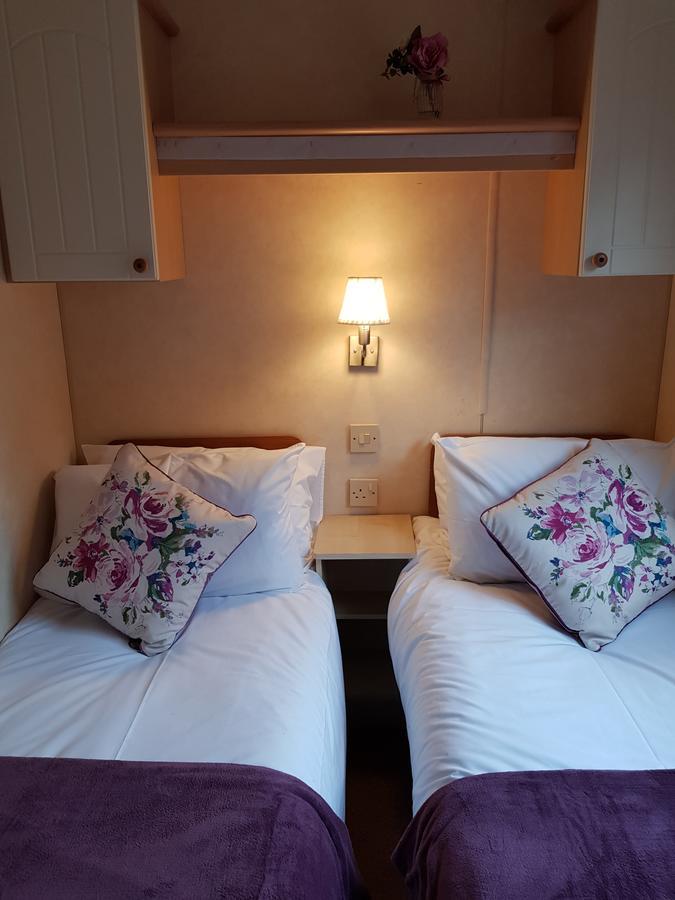 Pitch & Canvas - Self Catering At Broad Oak Farm Hotel Tattenhall Ngoại thất bức ảnh